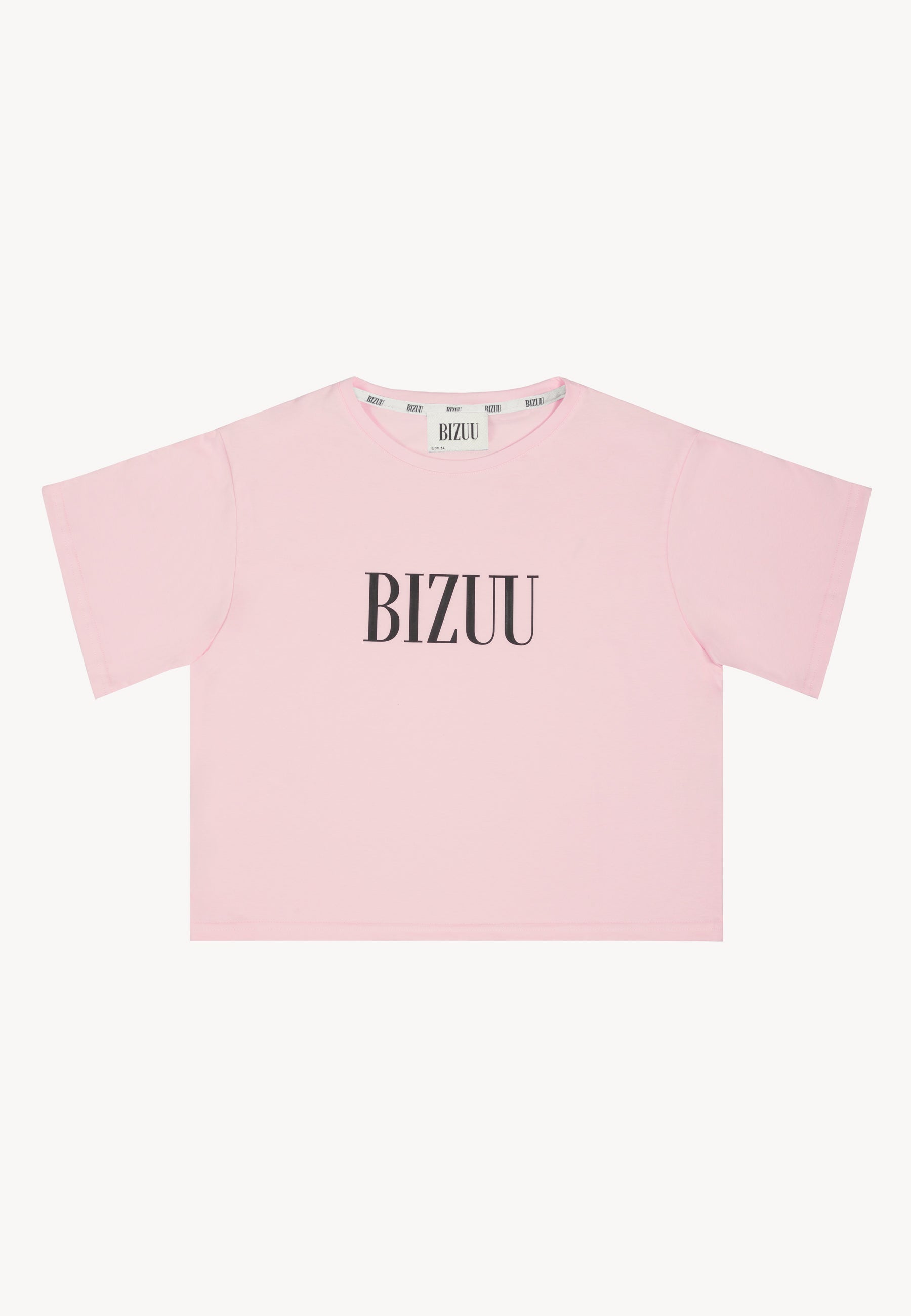 T-shirt ALEX od różowej piżamy z czarnym logo Bizuu.