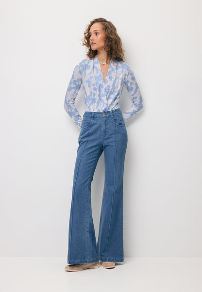 Niebieskie spodnie jeansowe flare BELINNA