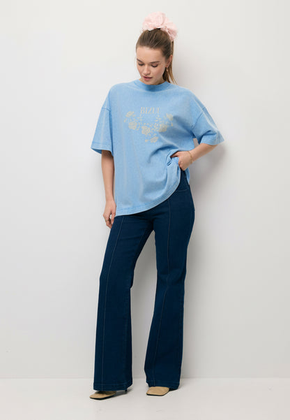 Niebieski T-shirt oversize z aplikacją PAPLYS