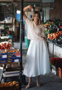 Różowy sweter z ozdobnym kołnierzykiem PELLA