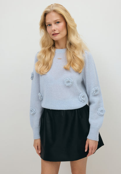 Błękitny sweter z kwiatami RIELLE