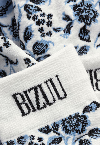 Błękitne skarpetki w kwiatowy print SERAFINE